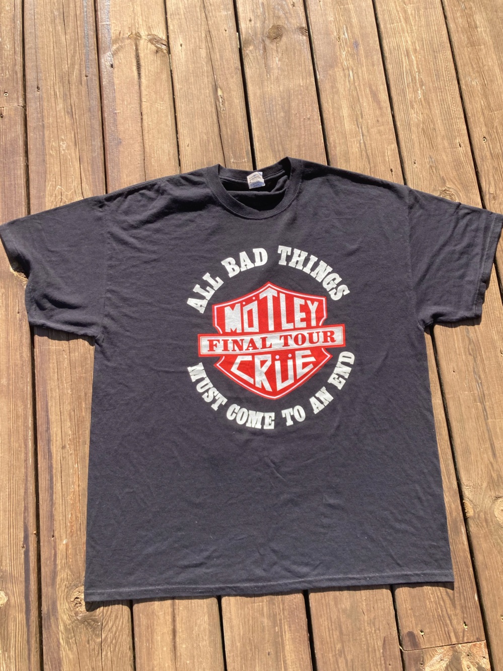 Motley Crüe 2014 T-shirt. All bad things must come to an end